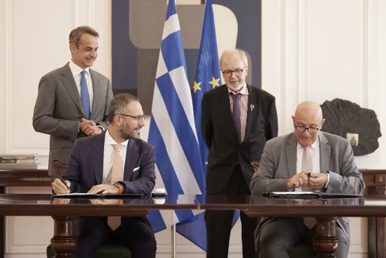 MITSOTAKIS HOYER