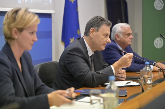 SKYLAKAKIS SDOUKOU AIVALIOTIS