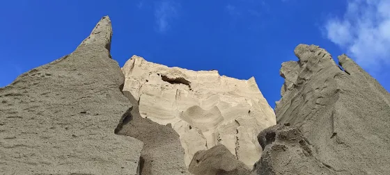 Οπή στα πρανή που άνοιξε η ΑΘΗΝΑΙΩΝ ΓΗ ΑΕ