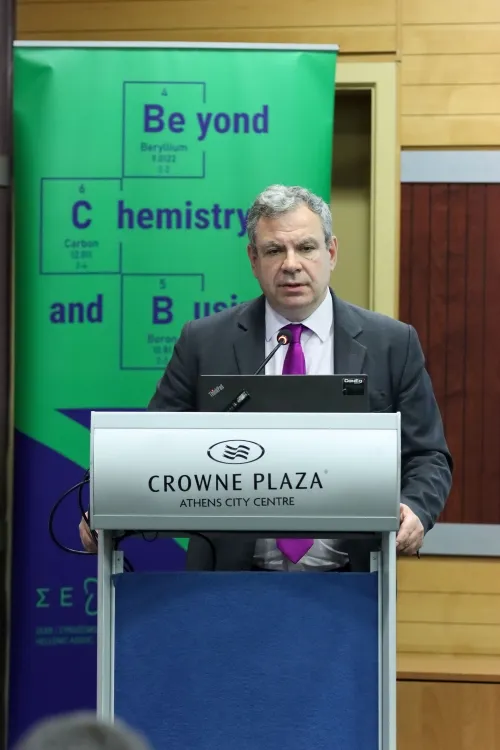  Ο Νίκος Βέττας, Γενικός Διευθυντής ΙΟΒΕ