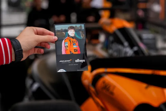 Αναμνηστικές φωτογραφίες στο μοναδικό για τα ελληνικά δεδομένα Roadshow