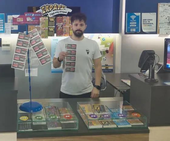 Βαγγέλης Μπέλλος, ιδιοκτήτης καταστήματος ΟΠΑΠ στην οδό Δημαρχείου 30, στο Αιγάλεω.