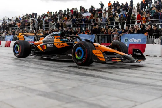 H McLaren MCL60