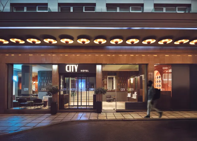 City Hotel exterior
