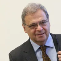 Γιουλιάν Ποπόβ