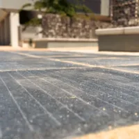 ηλιακές πεζοδρομίσεις