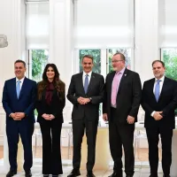 siamisiis gilfoyl mitsotakis papastavrou chevron stefatos tsiafos