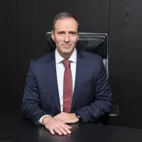 O CEΟ της Σαράντης, Γιάννης Μπούρας