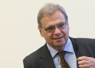 Γιουλιάν Ποπόβ