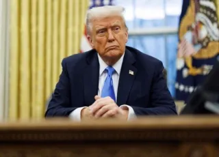 w14-65847trump09