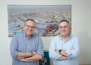 (Από αριστερά προς δεξιά) Ηλίας Παπανάγνου, Plant Director, Σιδενόρ, Γιώργος Δημητριάδης, Head of Customer Services, Siemens A.E.