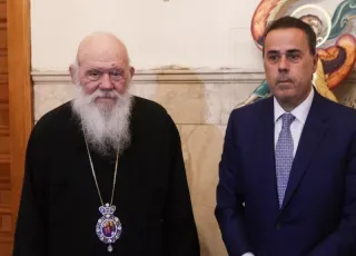 papastayrou_arxiepiskopos