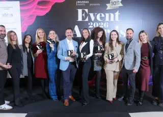 Η ομάδα της Allwyn με τον Μάκη