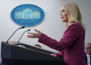  Κάρολαϊν Λέβιτ 