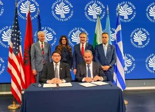 exarchou xifaras Guilfoyle, papastavrou burgum wright