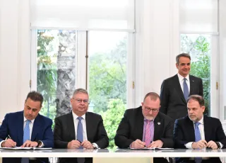 mitsotakis papastavrou chevron stefatos