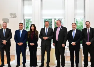 siamisiis gilfoyl mitsotakis papastavrou chevron stefatos tsiafos