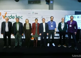 Ομαδική φωτογραφία εξ αριστερών: κ.κ. Κουγιουμτζόπουλος, Ντελέζος, Μισκάκη, Μπιζάνη, Βαφειάδης, Γουργουλέτης, Στασινάκης, Βακάλης