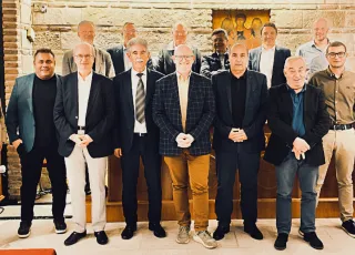 Το νέο ΔΣ του ΠΑ.Σ.Ε.ΒΙ.ΠΕ. και εκπρόσωποι μελών του Συνδέσμου​.