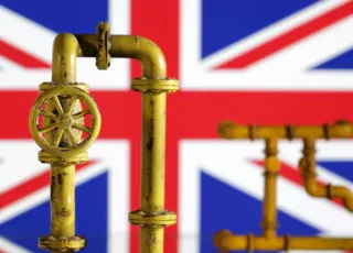  gas pipeline and UK flag